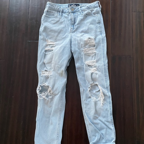 Womens Hollister light wash ripped jeans (size 7R) - Picture 2 of 3